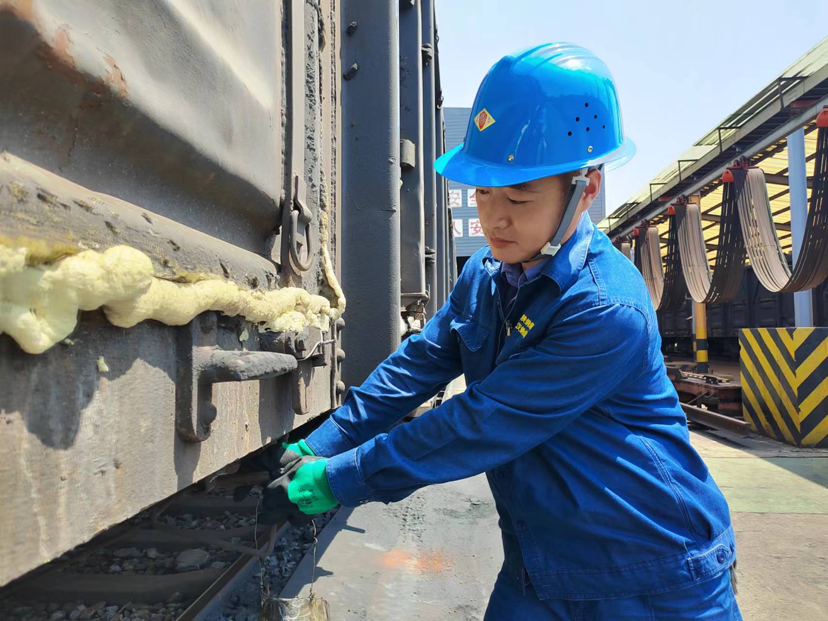 肩负责任，砥砺前行，用汗水挺起“硬脊梁”！